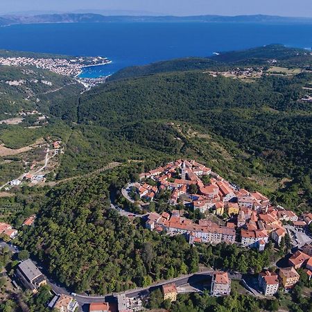 2 Bedroom Gorgeous Apartment In Labin Raša Kültér fotó