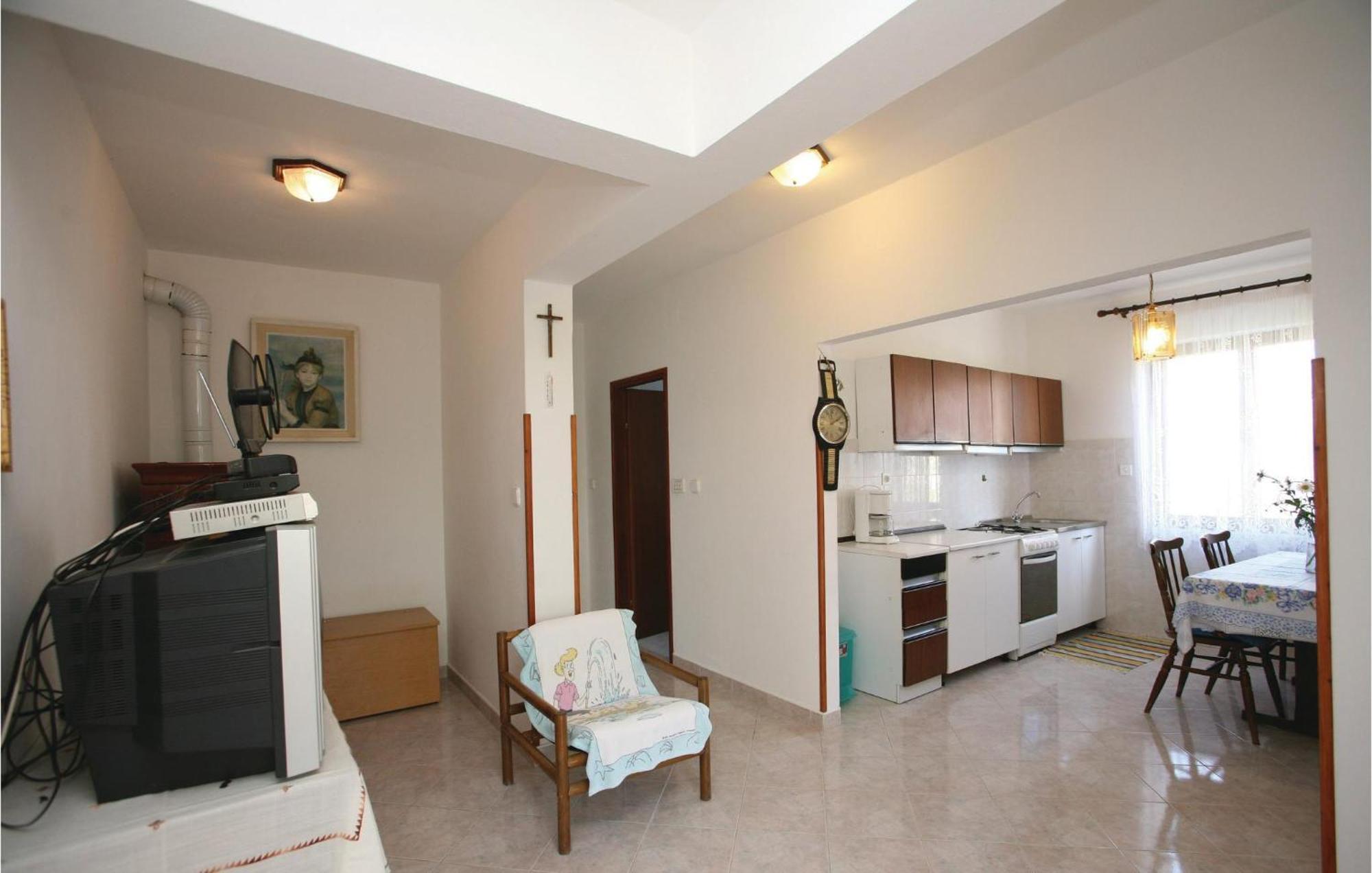 2 Bedroom Gorgeous Apartment In Labin Raša Kültér fotó