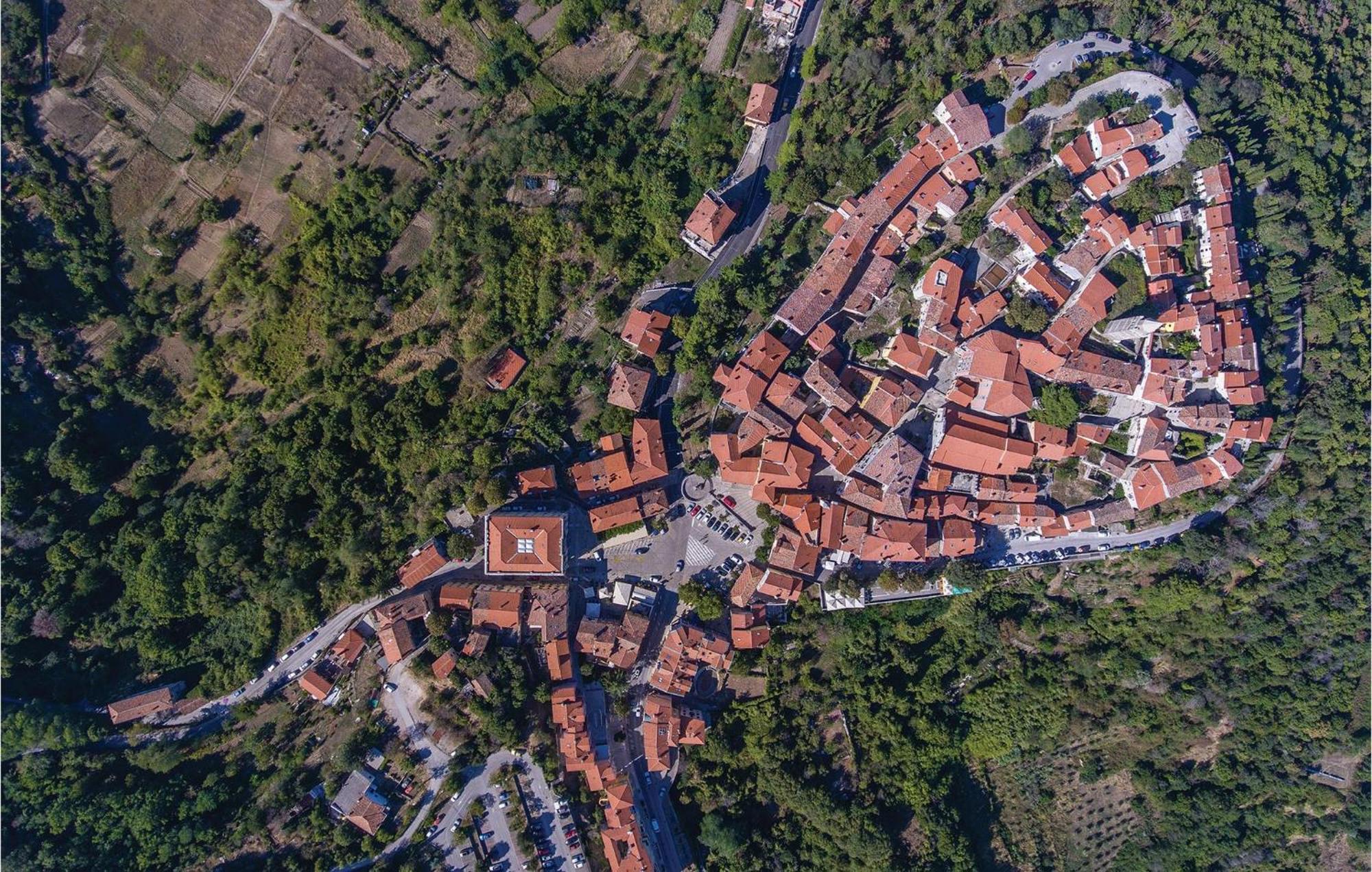 2 Bedroom Gorgeous Apartment In Labin Raša Kültér fotó