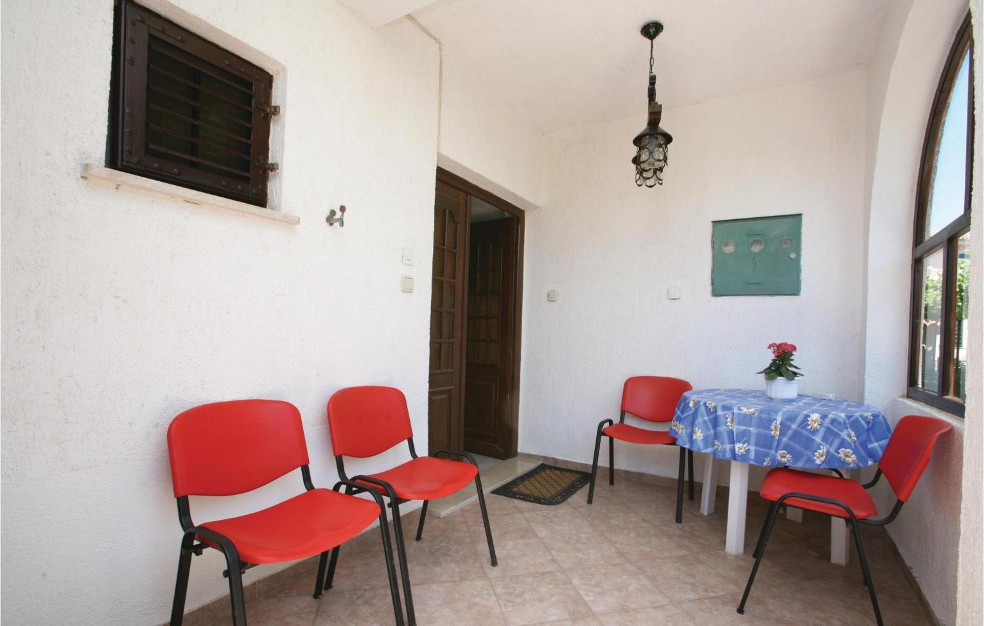 2 Bedroom Gorgeous Apartment In Labin Raša Kültér fotó